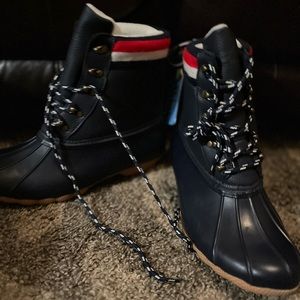 NWT Women’s size 11 Fan waterproof boots